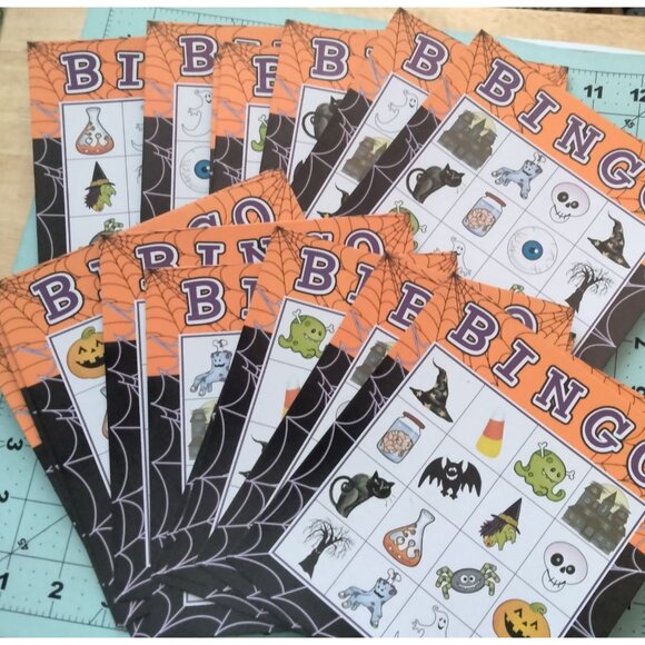 Halloween Bingo Game Party 16 Player Boards Orange Pumpkin Markers - Picture 4 of 6